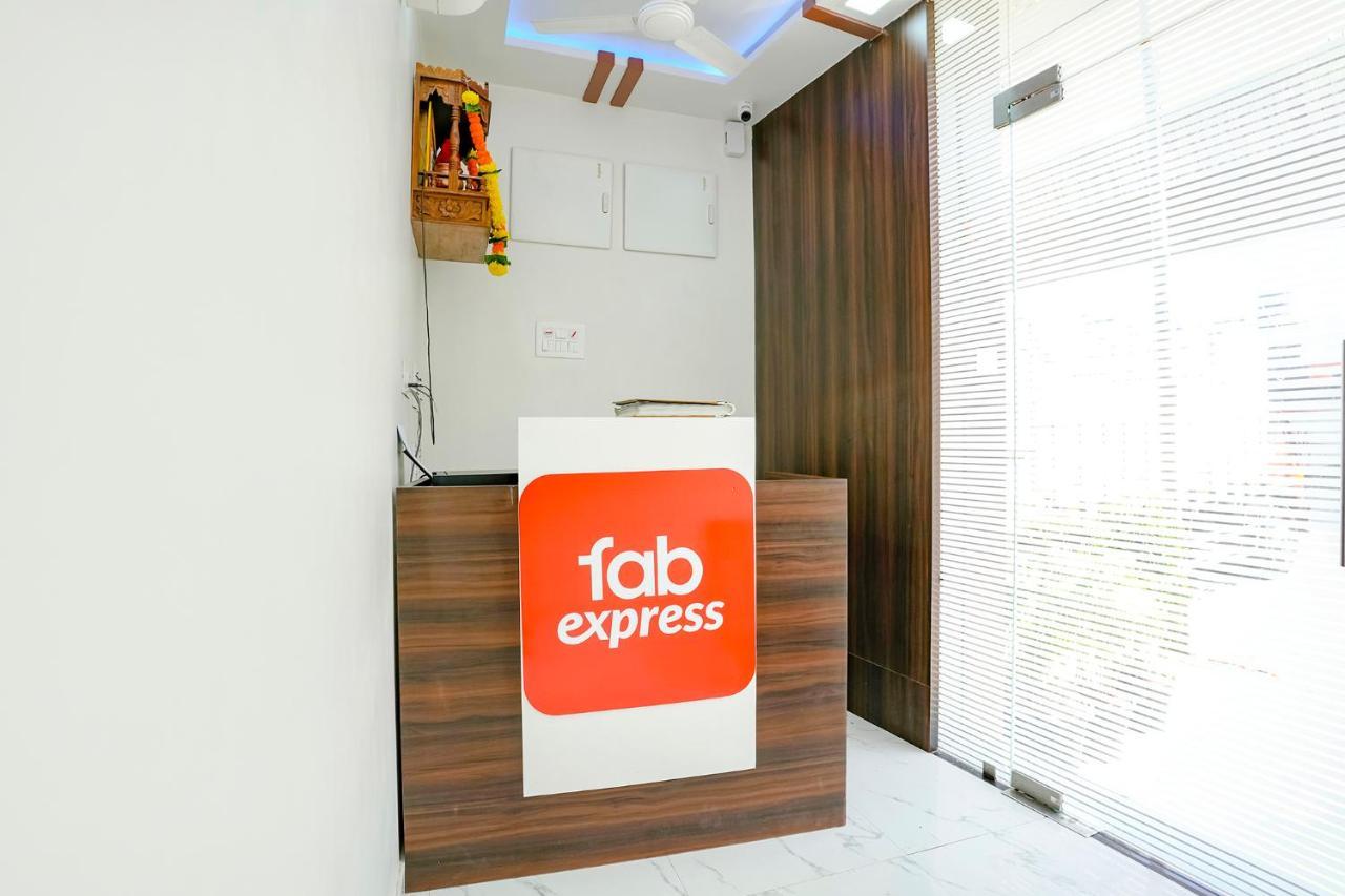 ホテル Fabexpress Bhau Residency - Nr Mumbai International Airport エクステリア 写真