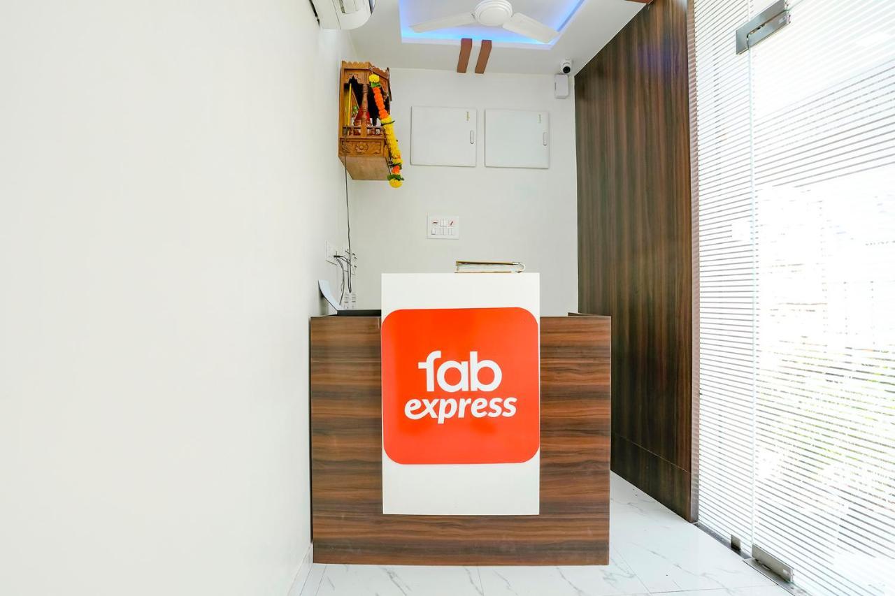ホテル Fabexpress Bhau Residency - Nr Mumbai International Airport エクステリア 写真